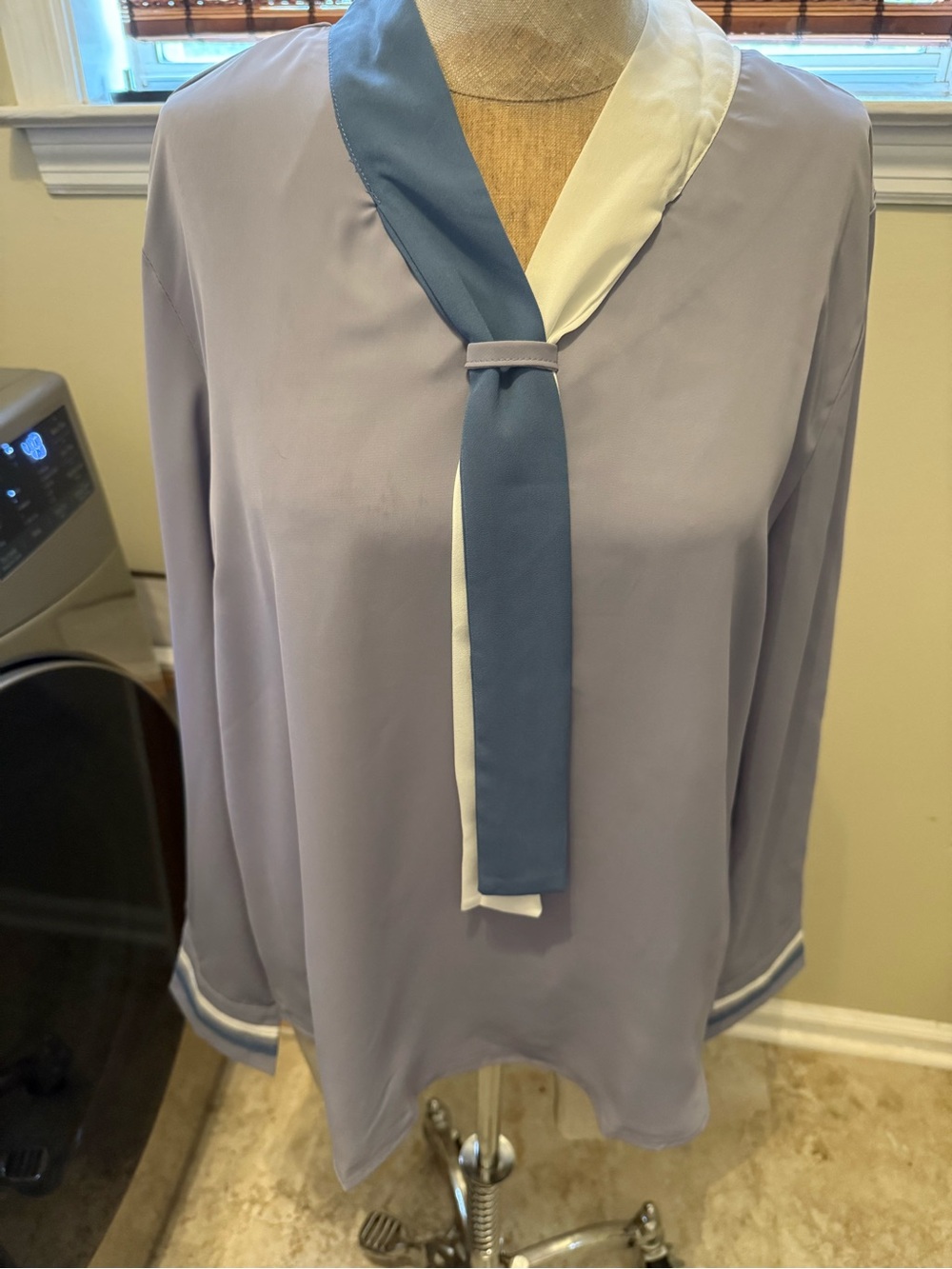 Women's Lavender Long-Sleeve Tie-Neck Blouse